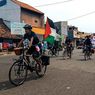 Pemuda Asal Ciracas Bersepeda 1.100 Km Sambil Kibarkan Bendera Palestina dan Galang Dana