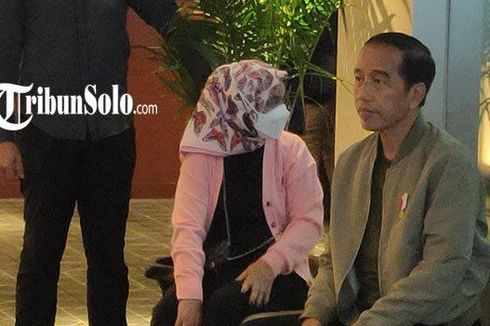Jalan-jalan Berdua, Jokowi dan Iriana Nonton Film di Solo Paragon Mall