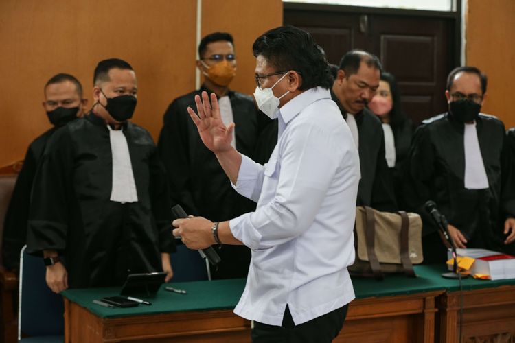 Terdakwa kasus pembunuhan berencana Brigadir Nofriansyah Yosua Hutabarat atau Brigadir J, Ferdy Sambo usai menjalani sidang pembacaan tuntutan di Pengadilan Negeri Jakarta Selatan, Selasa (17/1/2023). Ia dituntut hukuman penjara seumur hidup oleh Jaksa Penuntut Umum