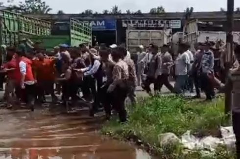 Video Viral Eksekusi Lahan di Jambi Bentrok, 1 Polisi Terluka Terkena Sabetan Parang