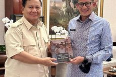 Bertemu Prabowo, Sandiaga Berikan Buku tentang Perjalanan Pilpres 2019