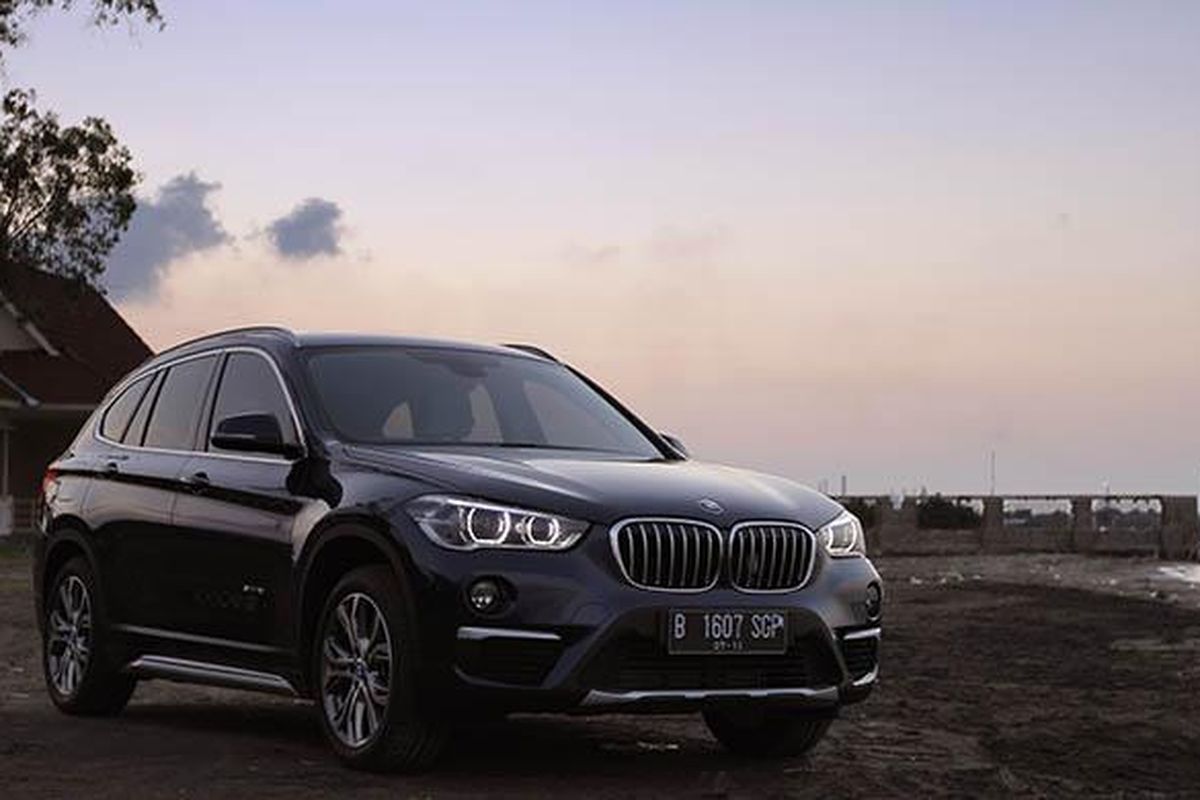 All New BMW X1 turut ikut ekspedisi Merapah Trans Jawa Kompas.com berada di pantai Tirtamaya Indramayu