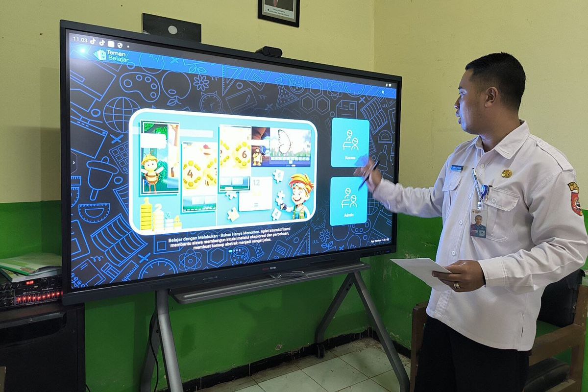 Mendikdasmen: Interactive Flat Panel Jangan Digunakan untuk Karaoke