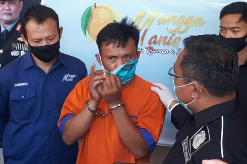 Buronan Ini Bawa Bom Ikan Setiap Hari untuk Lawan Polisi