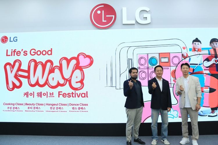 LG meresmikan kampanye ?Life?s Good K-Wave Festival? di LG ZonaSeru, CGV Central Park lantai 8 (P13), Jakarta Barat. 