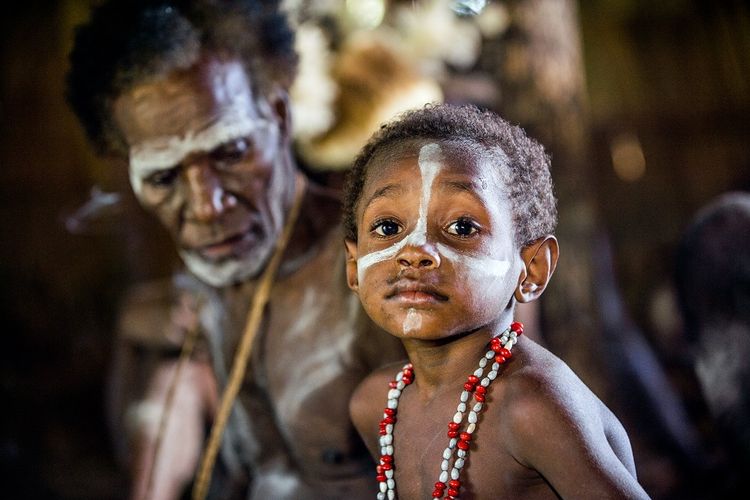Suku Asmat di Papua DOK. Shutterstock/Sergey Uryadnikov