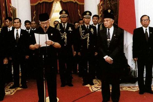 Saat Parlemen Minta Soeharto Mundur...