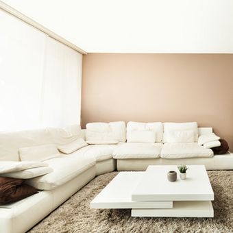 ilustrasi ruang tamu berwarna cokelat