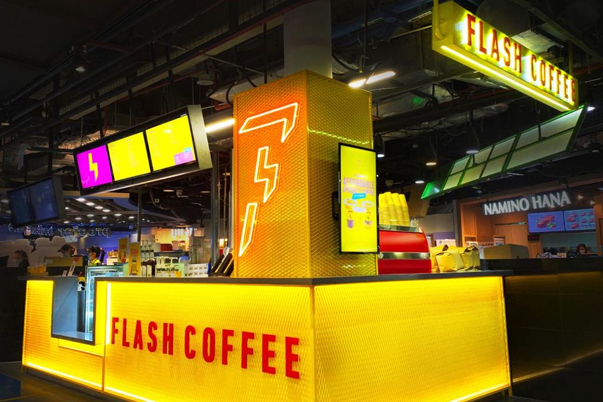 Salah satu gerai Flash Cofee