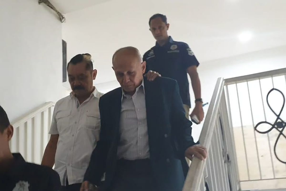 Mayor Jenderal (Purn) Kivlan Zen memenuhi panggilan penyidik Polda Metro Jaya untuk menghadiri agenda konfrontrasi sejumlah saksi diantaranya Iwan Kurniawan dan Habil Marati, Selasa (18/6/2019).
