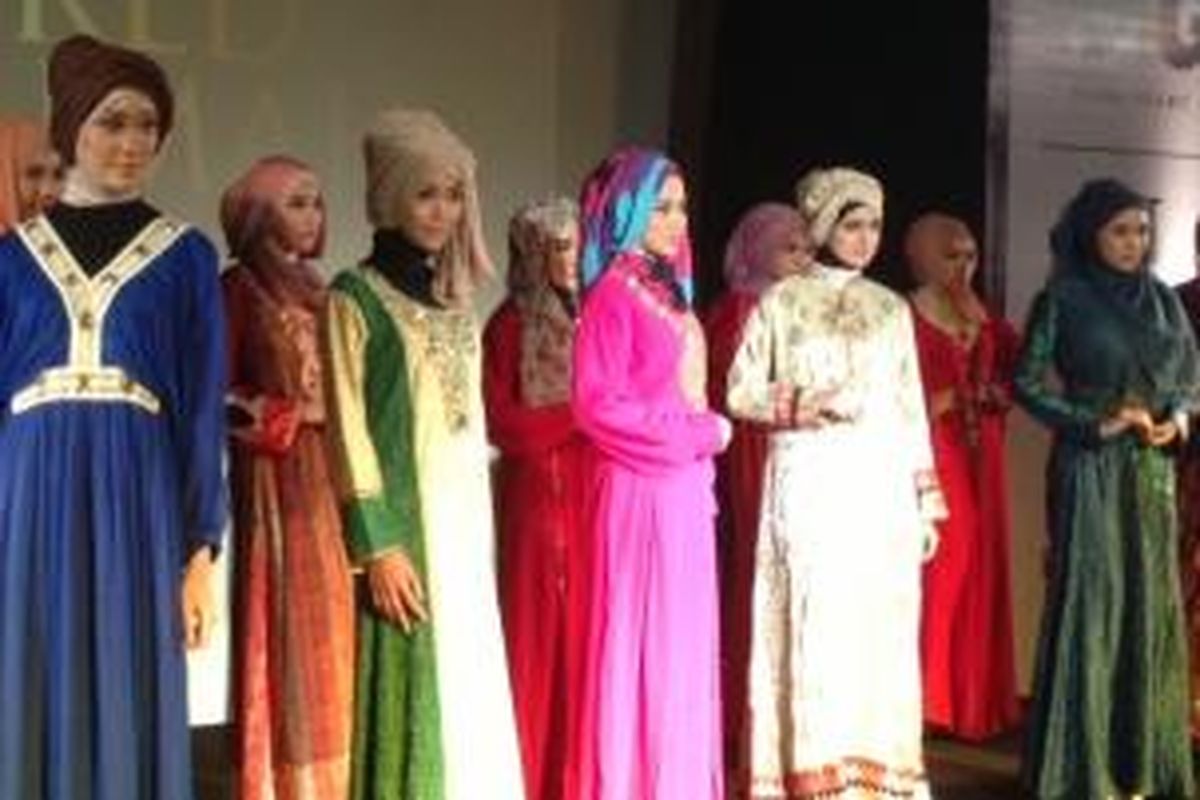 World Muslimah Foundation menggalang dana lewat peragaan busana koleksi kaftan dari Mumtaaz Boutique di Museum Nasional, Jakarta, Rabu (31/7/2013) lalu.