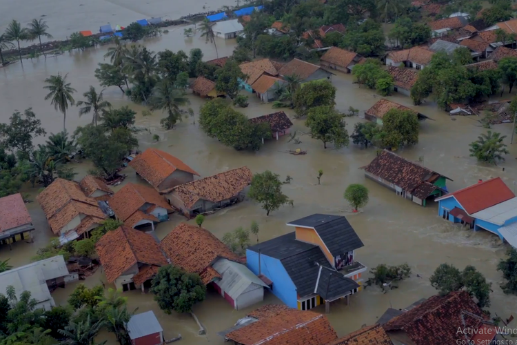 Tangkapan layar video peninjauan lokasi bencana jebolnya tanggul Sungai Citarum, Senin (22/2/2021).