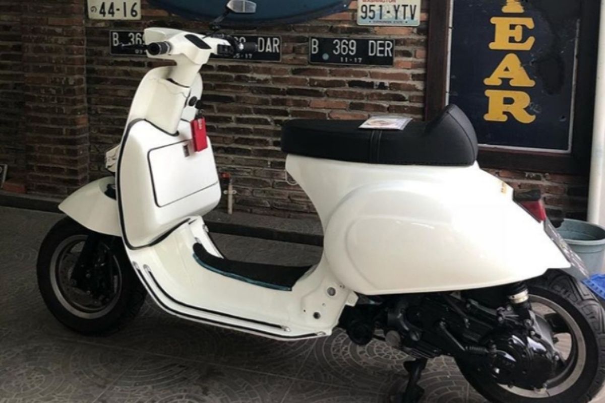 Vespa berkonsep matik rasa klasik milik Dodit Redjasa dan Gede Shanta. Vespa ini menggunakan sejumlah bodi milik Vespa klasik. Namun mesinnya dari Piaggio Zip.