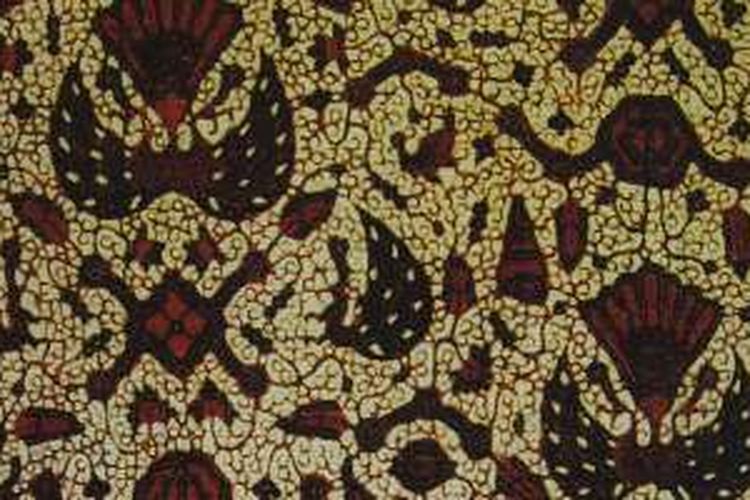 Baju Batik Motif Burung Garuda - Contoh Motif Batik