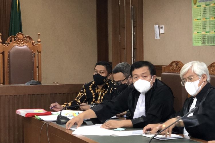 Terdakwa kasus dugaan suap pengurusan perkara di KPK, Stepanus Robin Pattuju dalam sidang lanjutan di Pengadilan Tipikor Jakarta, Senin (11/10/2021). Robin diketahui merupakan mantan penyidik KPK. 