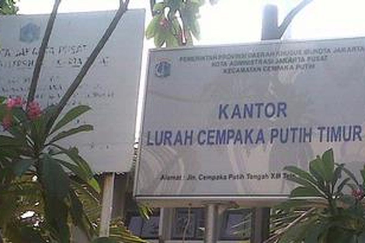 Kantor Kelurahan Cempaka Putih Timur, Jakarta Pusat, Selasa (23/10/2012).