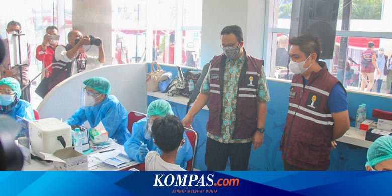 Anies: Vaksinasi Covid-19 Dosis 3 untuk Nakes Jangan Ganggu Pelayanan Kesehatan