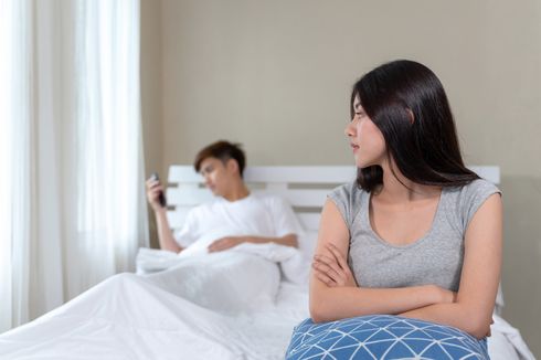 7 Cara Menghentikan Overthinking dalam Hubungan Percintaan