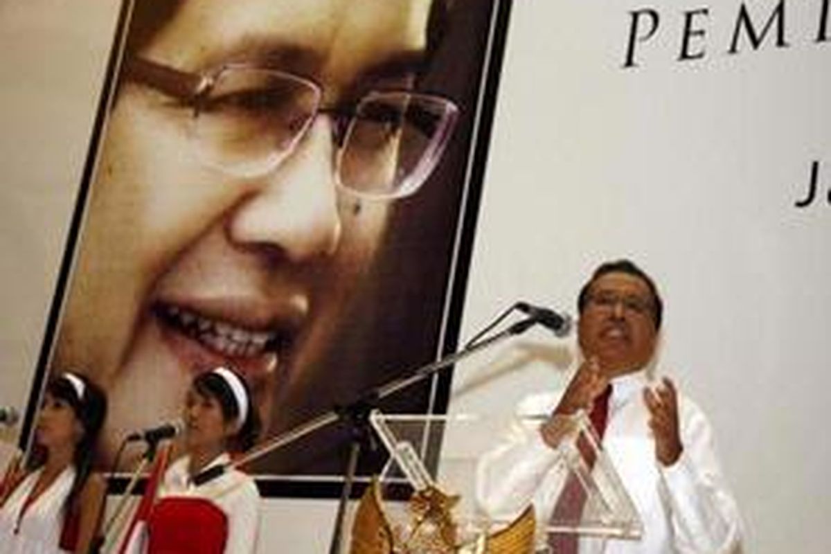 Rizal Ramli, mantan Menko Perekonomian berorasi dalam acara peluncuran buku 