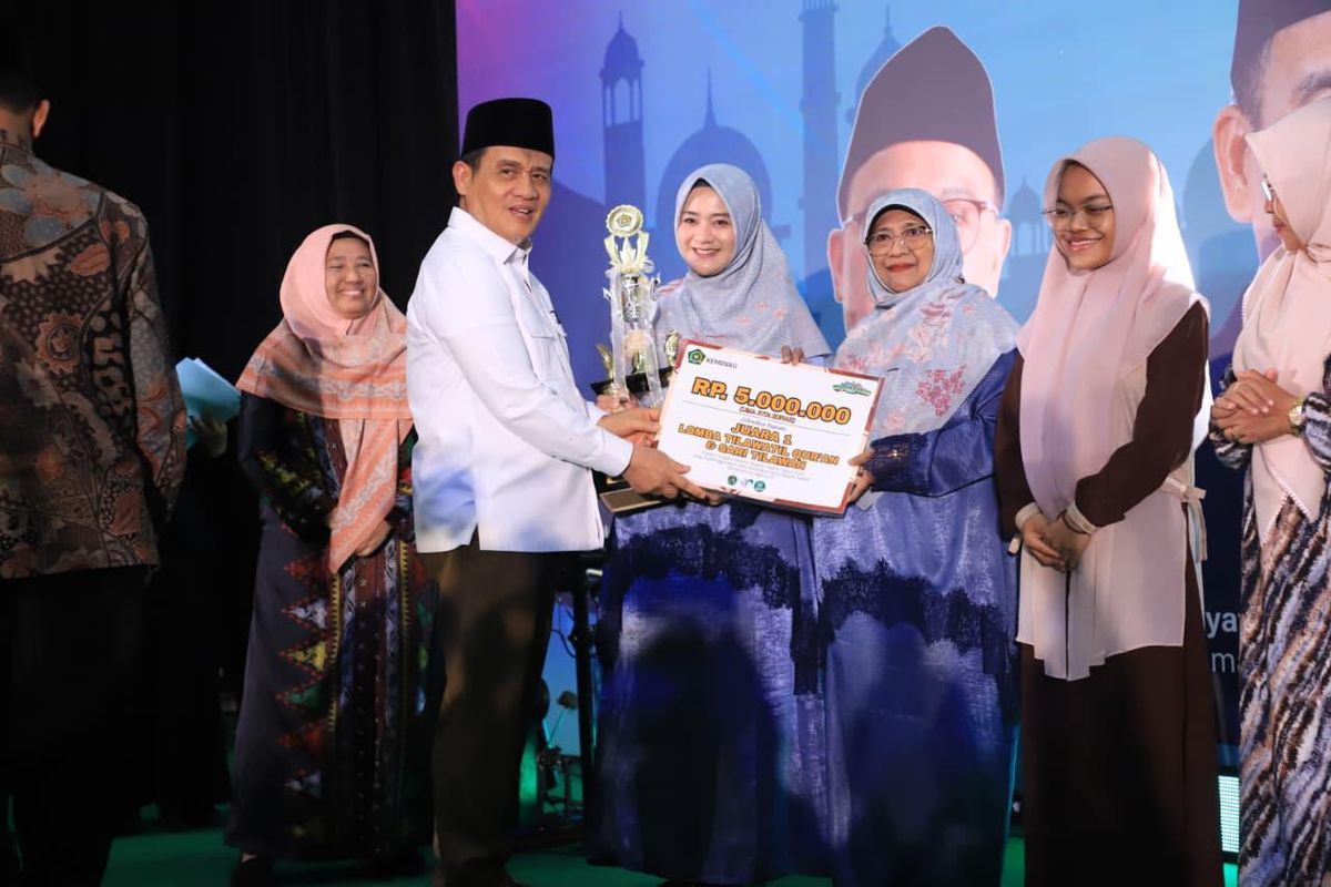 Festival Majelis Taklim Nasional 2025 yang digelar Direktorat Jenderal Bimbingan Masyarakat Islam Kementerian Agama resmi ditutup oleh Wakil Menteri Agama Romo HR Muhammad Syafii pada Rabu malam.