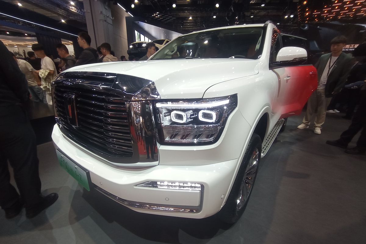 Tank 500 HI4-Z PHEV di Auto Shanghai 2025