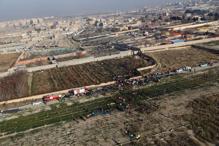 Lokasi jatuhnya pesawat Ukraina di Parand, wilayah barat daya Teheran, Rabu (8/1/2020) pagi waktu setempat. Pesawat berjenis Boeing 737-800 itu jatuh tak lama setelah lepas landas dari Bandara Internasional Imam Khomeini, Teheran, Iran.