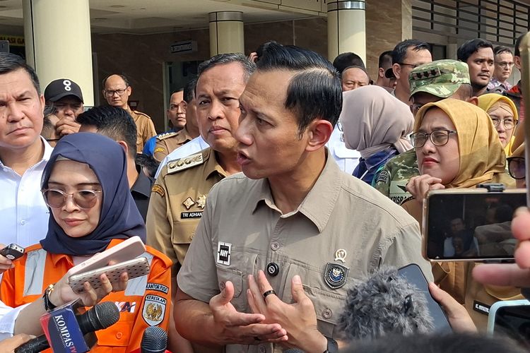 163 Ambulans Dikerahkan Evakuasi Korban Kecelakaan Kereta di Bekasi ke 10 RS
