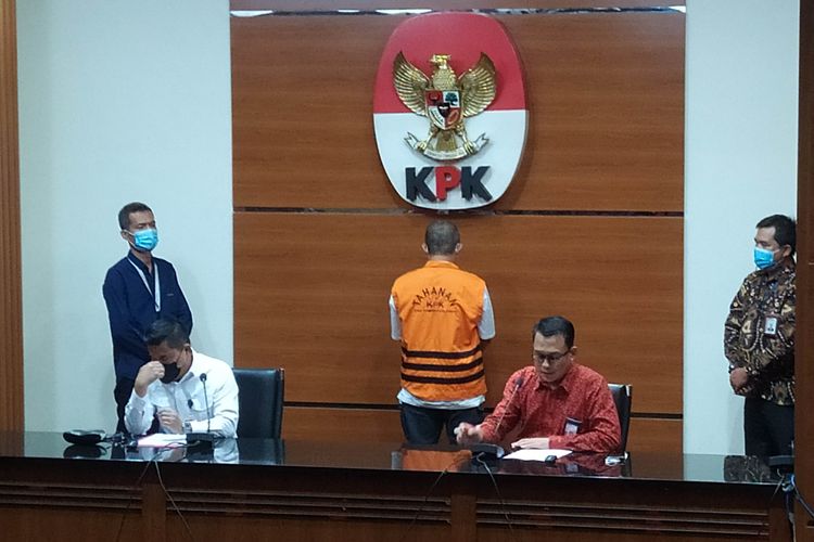 Eks Dirjen Hortikultura Kementan Hasanuddin Ibrahim ditahan di KPK pada Jumat (20/5/2022). 