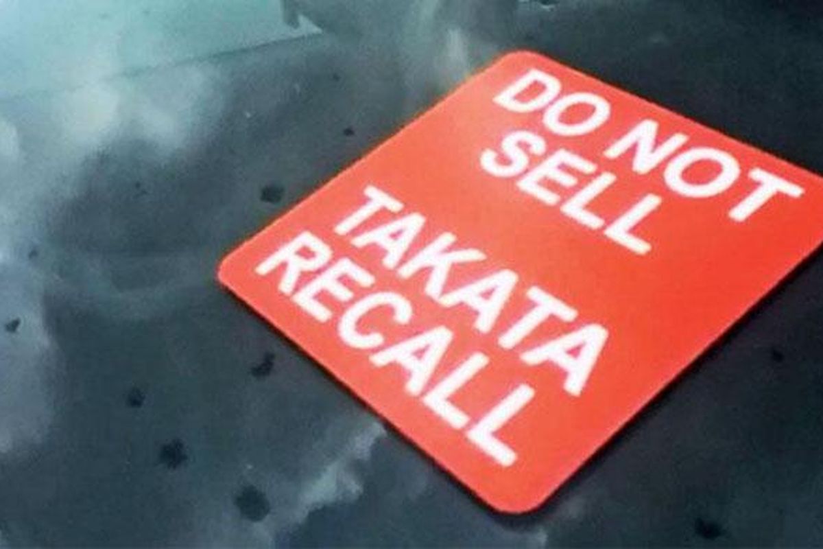 Pelarangan menjual mobil yang terkena recall.