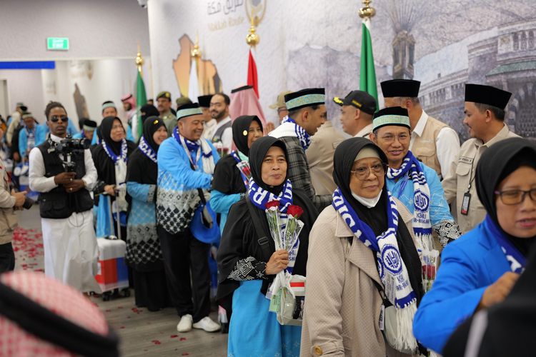 Ketua Rombongan Diminta Atur Barisan Jemaah Haji sejak Tiba di Bandara demi Percepat Penempatan Bus