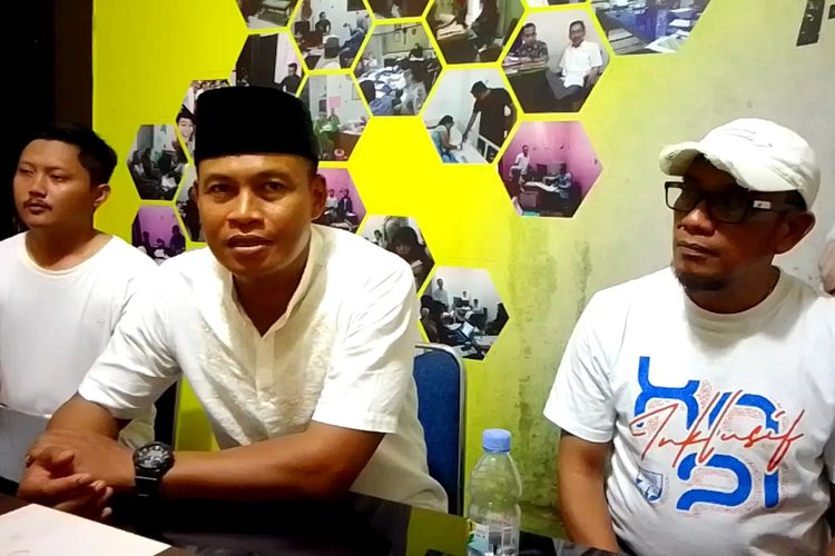 Kapolres Palopo AKBP Safi?i Nafsikin menjelaskan para mahasiswa yang berunjuk rasa hingga ricuh di DPRD Kota Palopo, Sulawesi Selatan pada Senin (10/4/2023) dibebaskan setelah menjalani pemeriksaan sekitar 7 jam lamanya