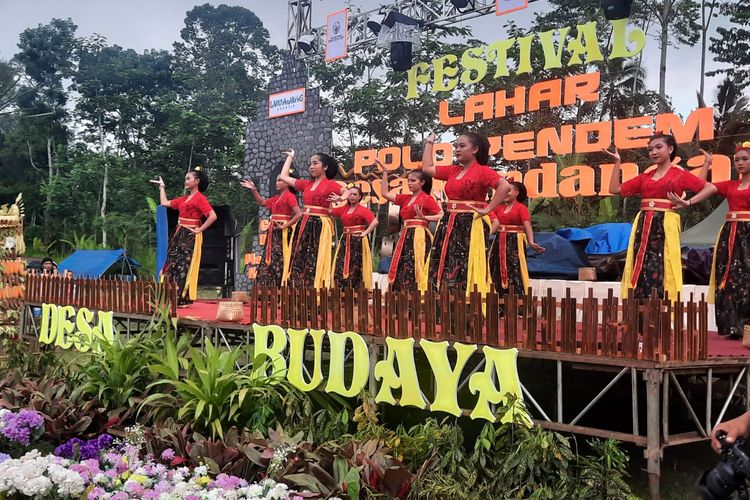 Desa Kandangan, Lumajang, Jatim, menyelenggarakan Festival Lahar Polo Pendem pada 14-15 November 2023.

