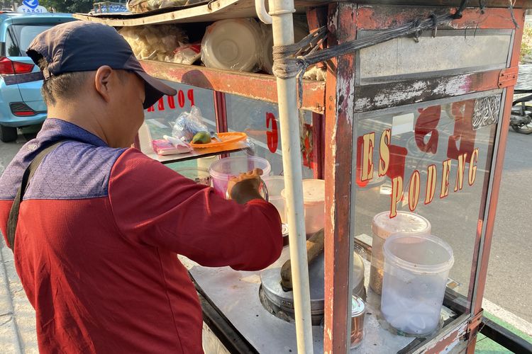 Es Puter Keliling Kian Langka di Jakarta, Pedagang Bertahan Menjual Kenangan