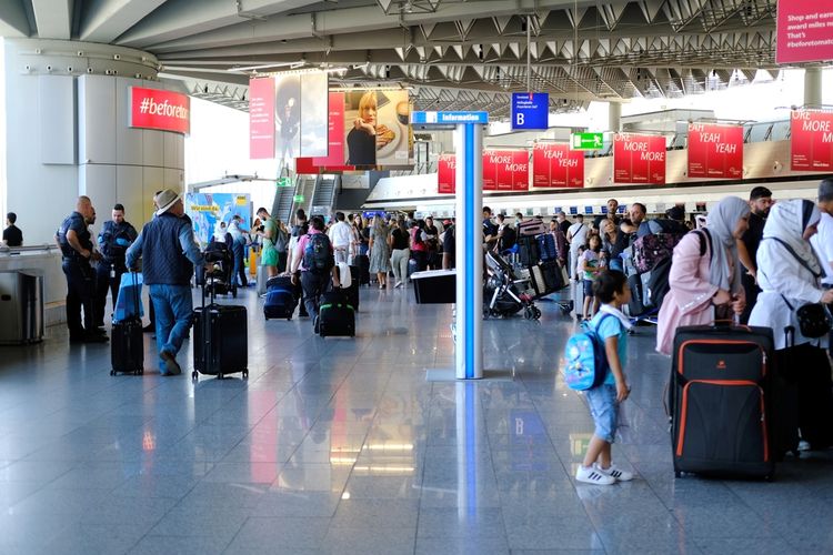 Ilustrasi magang di Jerman. Bandara menjadi salah satu tempat penempatan program magang di Jerman atau ferienjob. Program dari pemerintah Jerman ini memberikan kesempatan pada mahasiswa untuk mencari tambahan penghasilan menjadi pekerja musiman selama libur kuliah. 