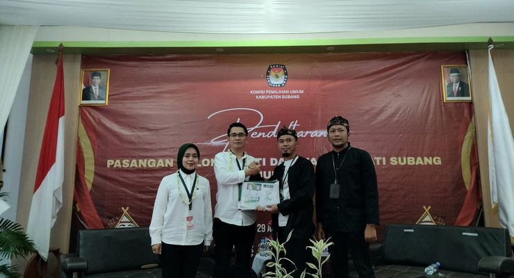 Pilkada Subang, Asep Rochman Dimyati-Lina Marliana Daftar Pertama ke KPU 