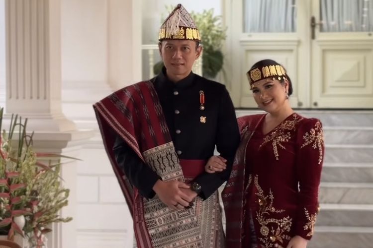 Gaya Kompak AHY dan Annisa Pohan dengan Busana Adat Toba di Upacara HUT RI ke-81