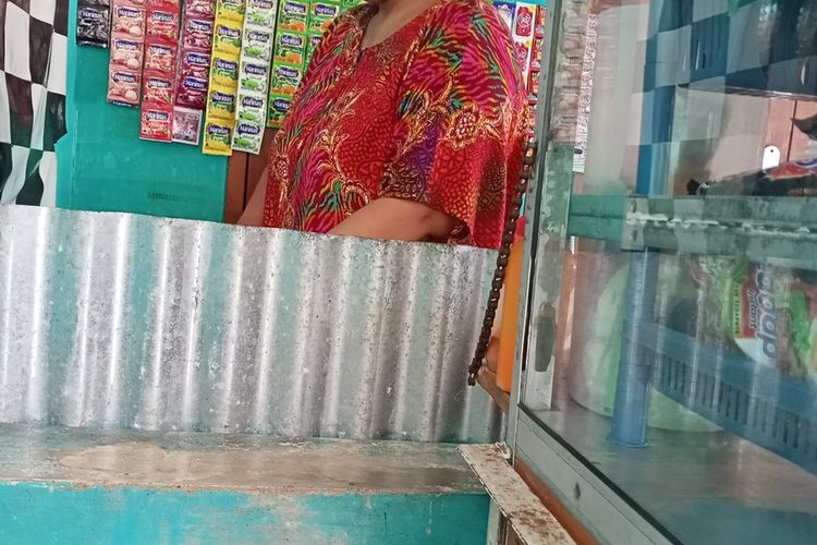 Warga sekitar SDN Margahayu mengaku kaget mendengar tanah SDN Margahayu sedang dalam gugatan oleh ahli waris. Mereka tak tahu bagaimana nasib murid-murid selanjutnya.