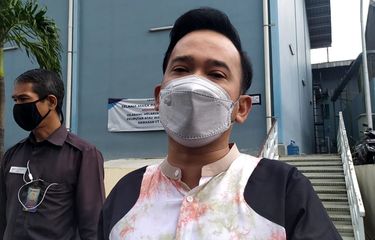Ruben Onsu mengaku sangat sakit hati atas perundungan yang menyerang anaknya, Betrand Peto. Oleh sebab itu, suami Sarwendah ini melaporkan kembali sejumlah akun yang merundung anaknya.