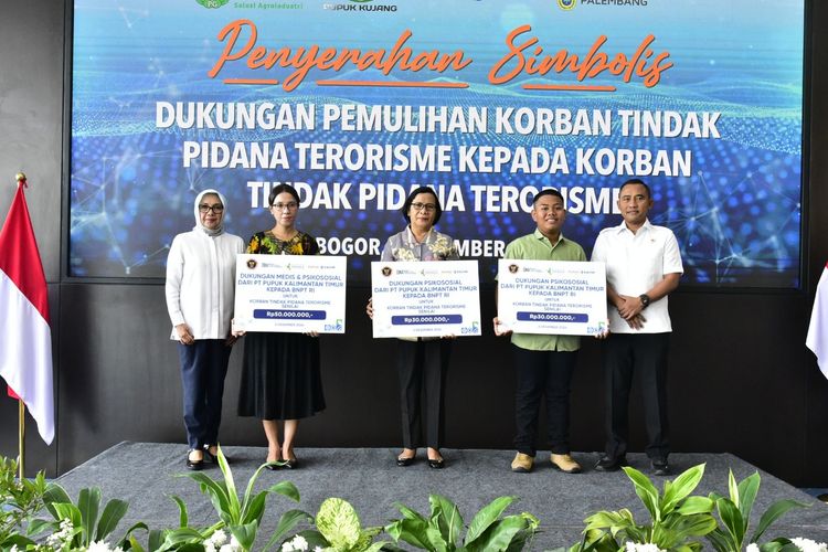 Badan Nasional Penanggulangan Terorisme (BNPT) berkolaborasi dengan PT Pupuk Indonesia (Persero) memberikan bantuan senilai Rp 998.300.000 sepanjang 2024 kepada 61 orang penyintas.