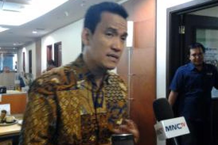 Pengamat Hukum Tata Negara, Refly Harun usai siaran radio di MNC Tower, Jakarta, Senin (7/10/2013).