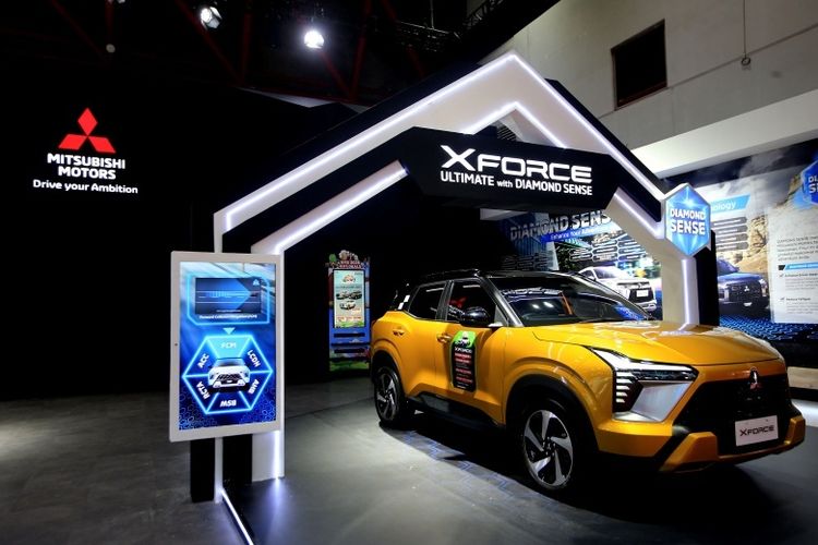 Mitsubishi Xforce Ultimate with Diamond Sense (DS) dilengkapi berbagai fitur dan teknologi canggih untuk memberikan pengalaman berkendara yang lebih aman dan nyaman. 