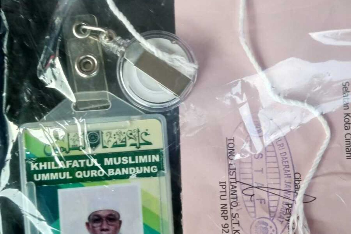 Polisi menggelar ungkap kasus Khilatlfatul Muslimin di Mapolres Cimahi, Senin (10/6/2022).