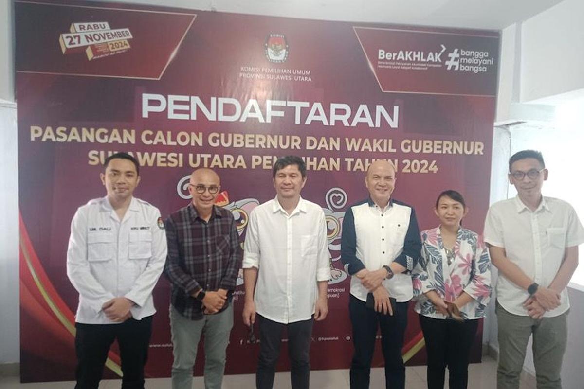 KLARIFIKASI: Ketua KPU Sulut Kenly Poluan dan Anggota KPU Meidy Tinangon bersama ketua dan anggota KPU Minut memberikan keterangan pers di kantor KPU Sulut, Senin (2/9/2024). 