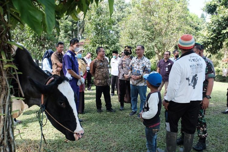 Launching Vaksinasi PMK Tahap Pertama Kota Magelang, di TKL Ecopark Magelang, Jawa Tengah, Selasa (28/6/2022).