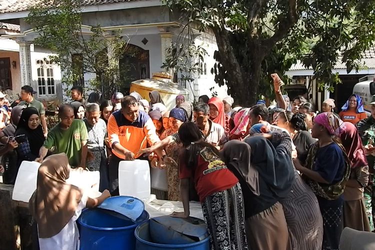 Krisis Air Melanda 8 Desa di Pasuruan, BPBD Salurkan 110.000 Liter Air Bersih per Hari