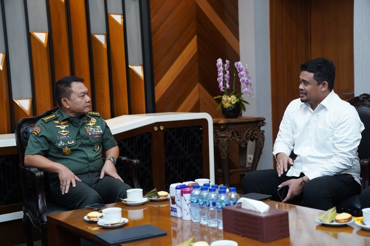 Wali Kota Medan Muhammad Bobby Nasution saat mengunjungi Kantor Kepala Staf Angkatan Darat (KSAD) di Jakarta, Selasa (12/9/2023).
