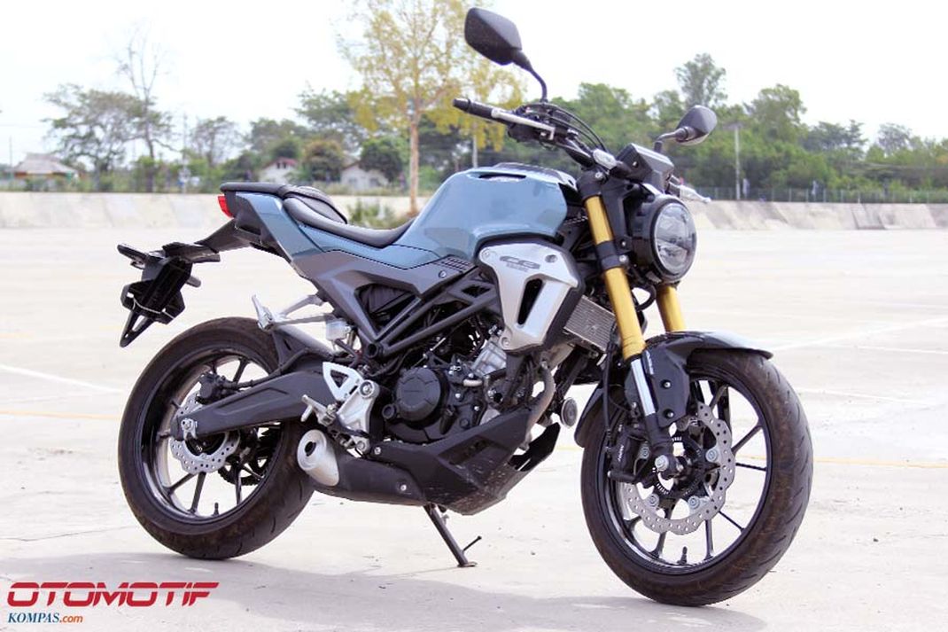 Honda CB150R ExMotion.