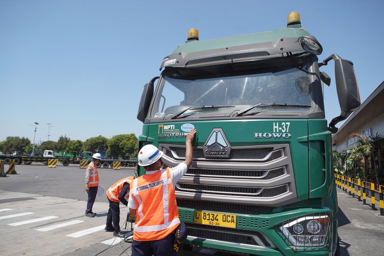 Targetkan 100 Truk Peti Kemas, Pelindo Gelar Uji Emisi di Terminal Teluk Lamong dan TPS