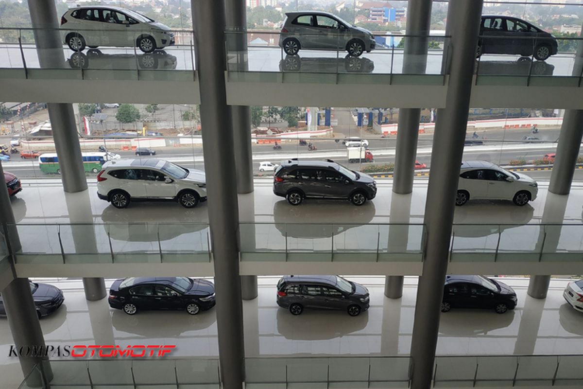 Diler Honda Nusantara MT Haryonopunya showroom terbesardi Indonesia.