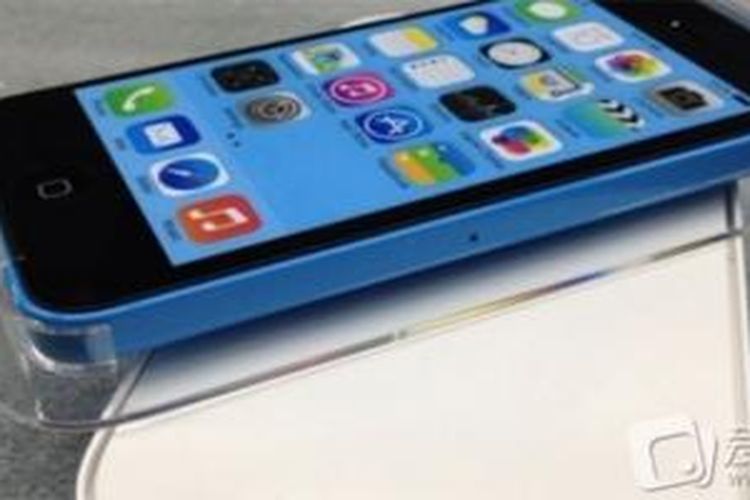 Foto boks kemasan yang diduga merupakan milik iPhone 5C